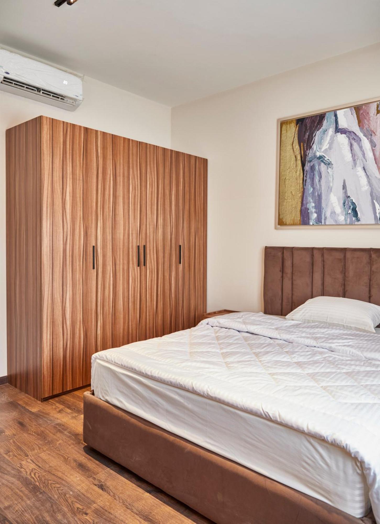 Oneplus Serviced Apartment *
